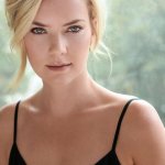 Cindy Busby Sexy Photo Collection