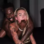 Ali Rose krijgt een enorme grote zwarte lul en meerdere plasbehandelingen