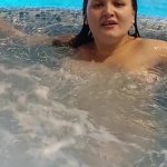 giving blowjob to a stranger in a public pool Porn Videos