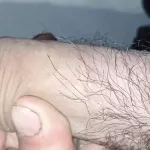 Latino con juguete anal