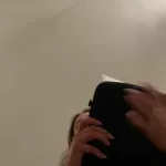 Model accidentally flashes boobs on stream