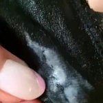 Minha calcinha est molhada e cheia de corrimento cremoso! Olha como eu esfrego meu clitris contra