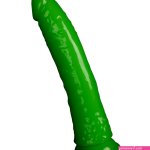 Realrock Glow in the Dark Slim Dildo met Zuignap 16 cm