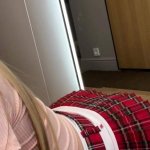 Short skirt college horny bitch show her pussy and wet panties Vidéos Porno