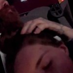 Betrapt in de bioscoop! Ging door toen ze eenmaal gingen zitten!! Denk je dat ze het wisten?