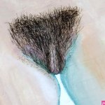 Koen Fraijman lasert schaamhaar terug op vaginas