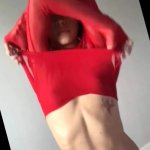 La ragazza di OnlyFans si masturba la figa e geme