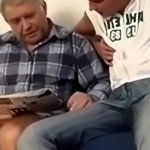 giovane gay ragazzo barefucks molto più vecchio nonno