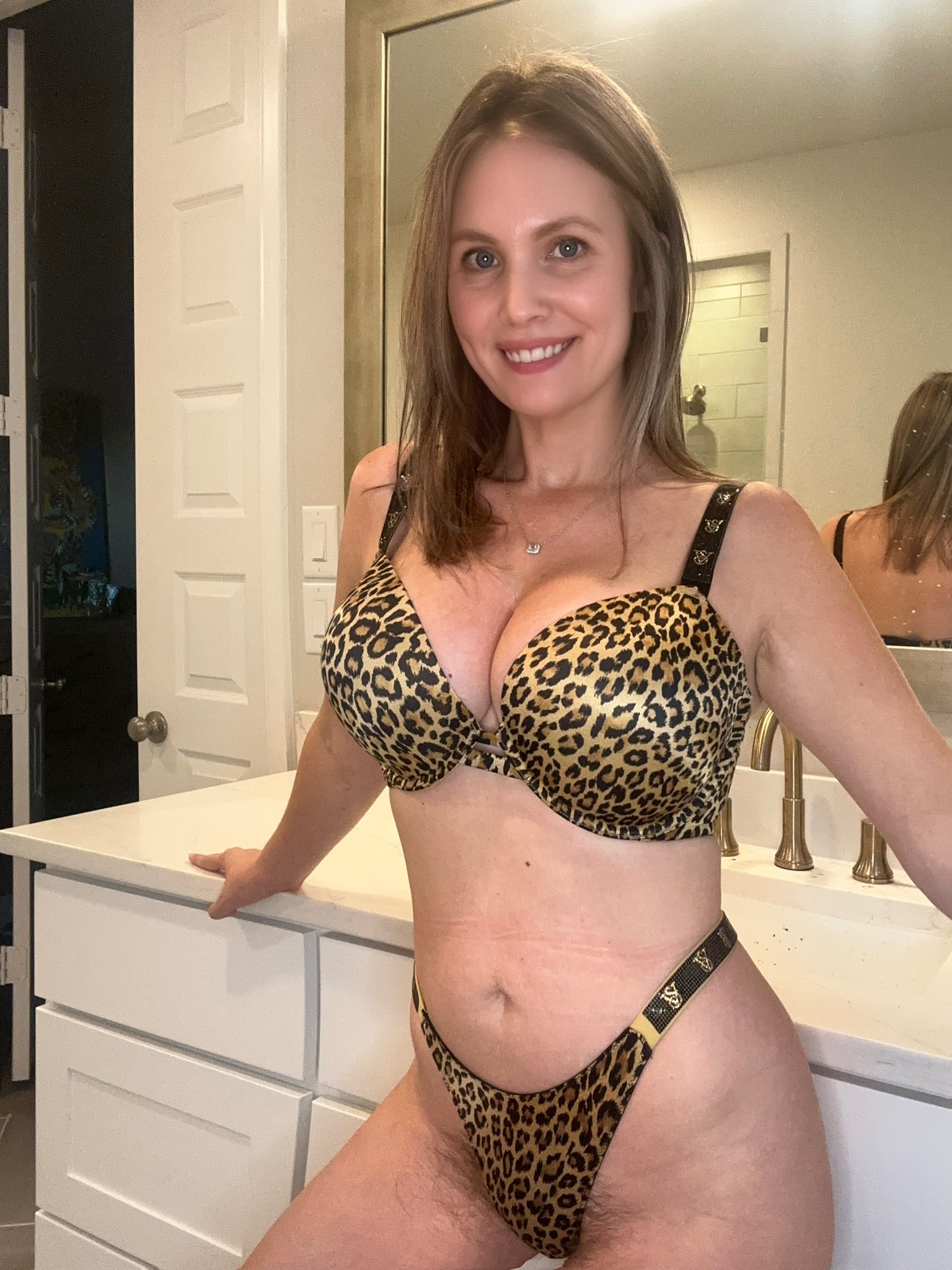 Holly jane johnston naked vlog (photos)