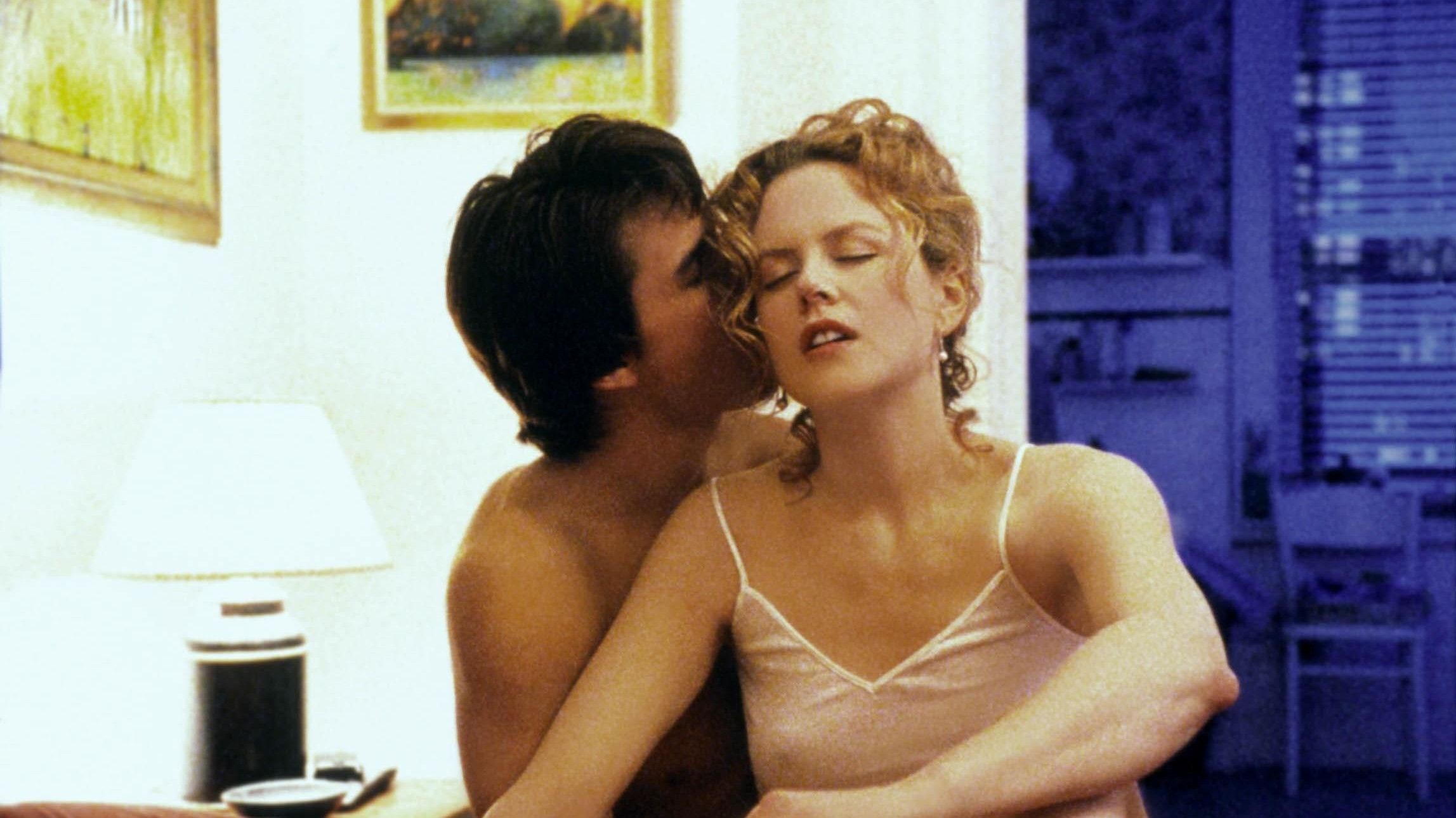 Sexy topless scenes (photos)
