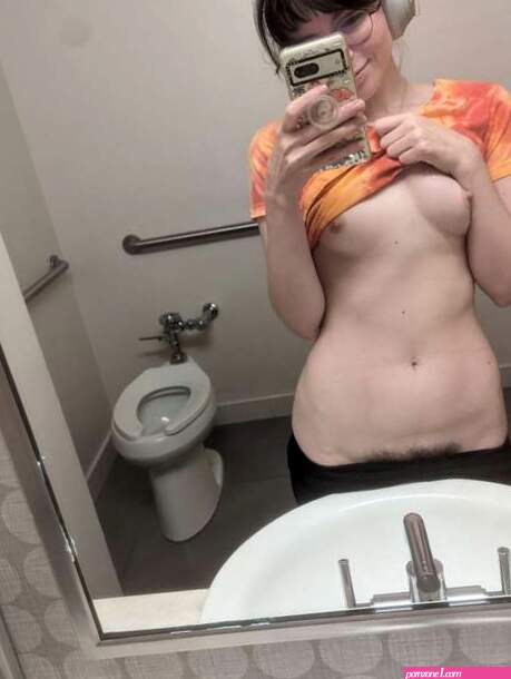 OnlyFans – Penelope / @mechanicalhymen