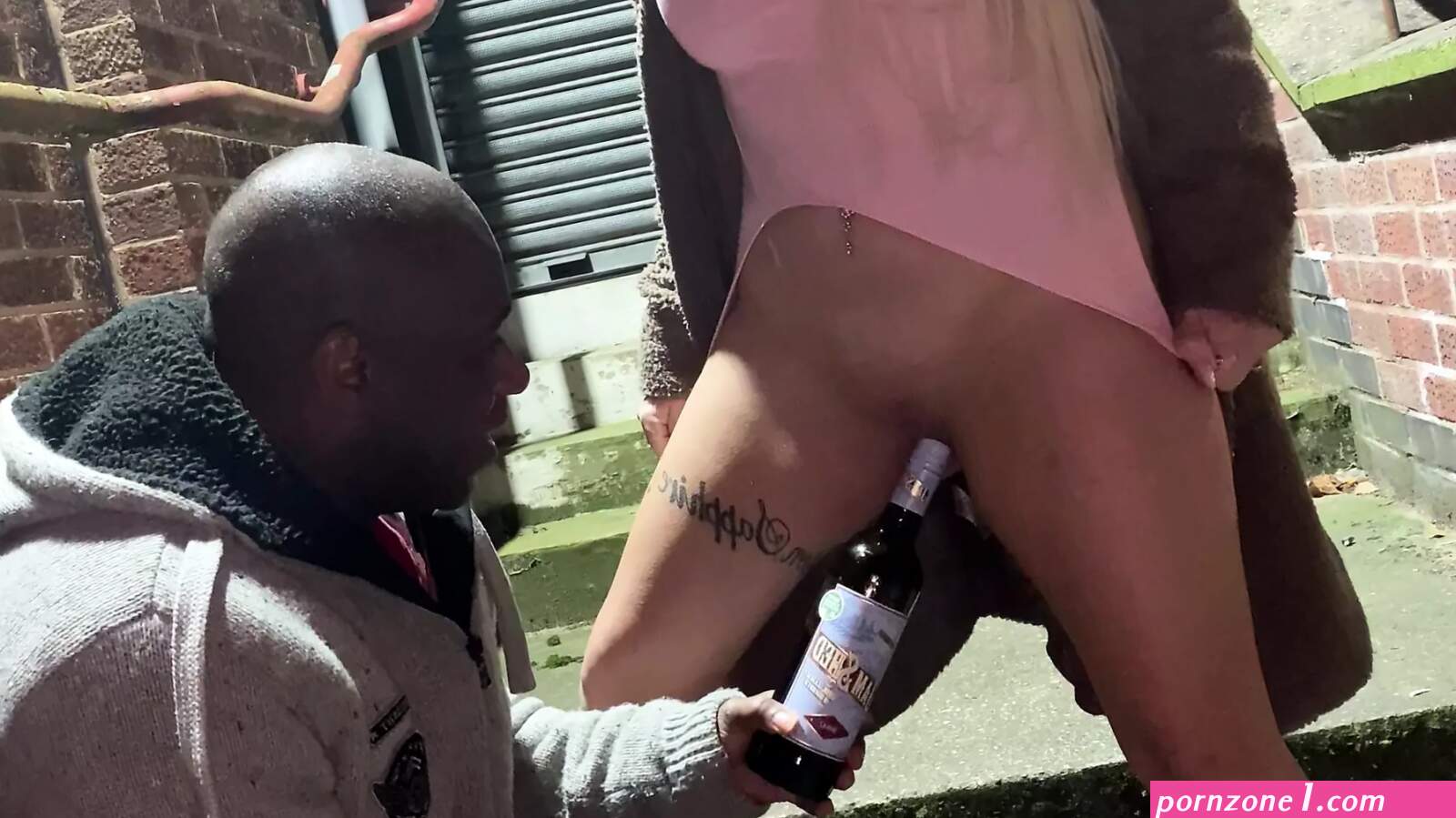 Behind bottle fuckin (photos)