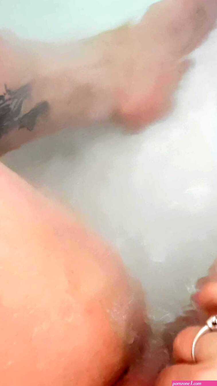 Pussy play pov (photos)