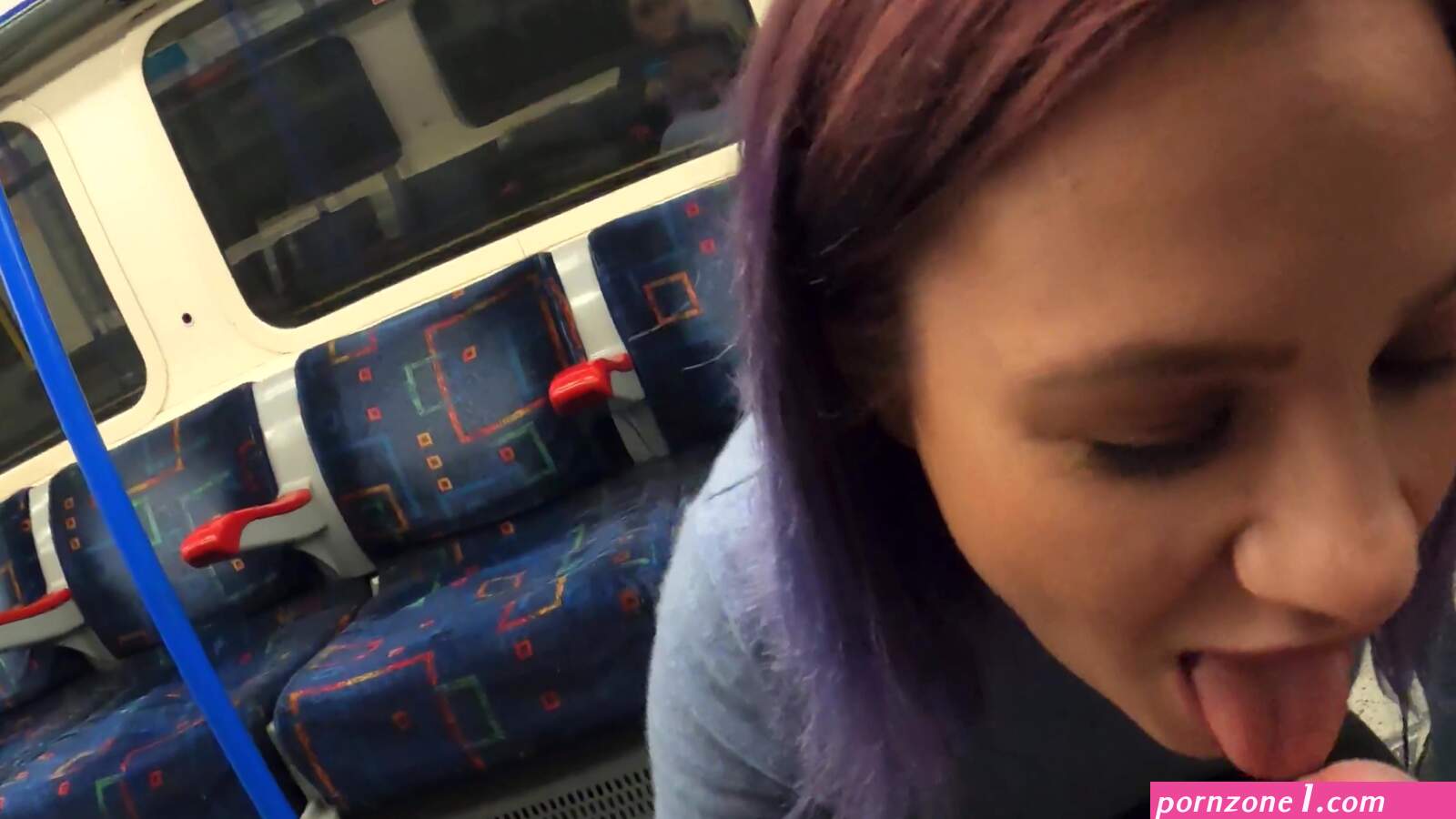 Train blowjob (photos)