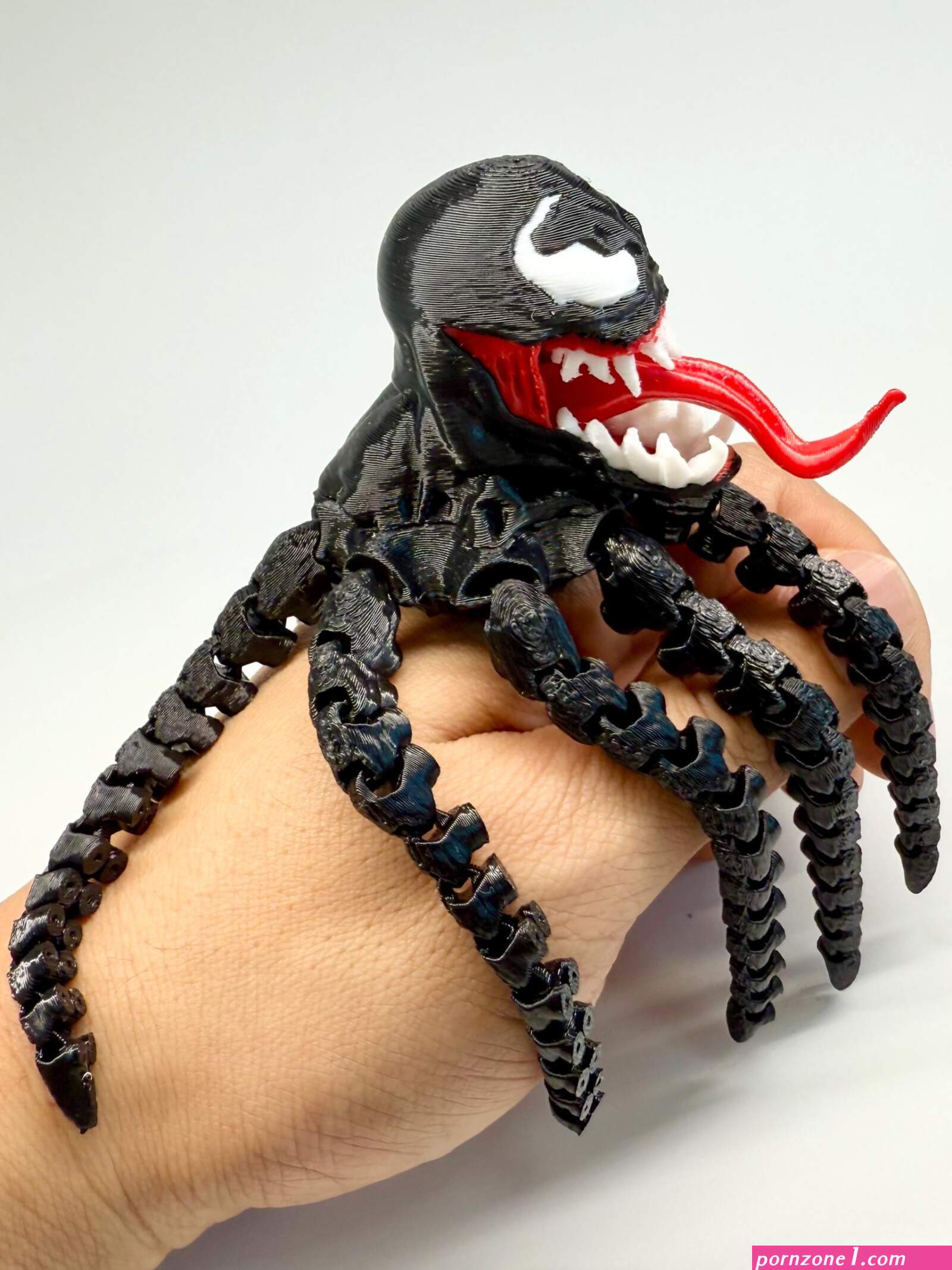 Venom dildo (photos)