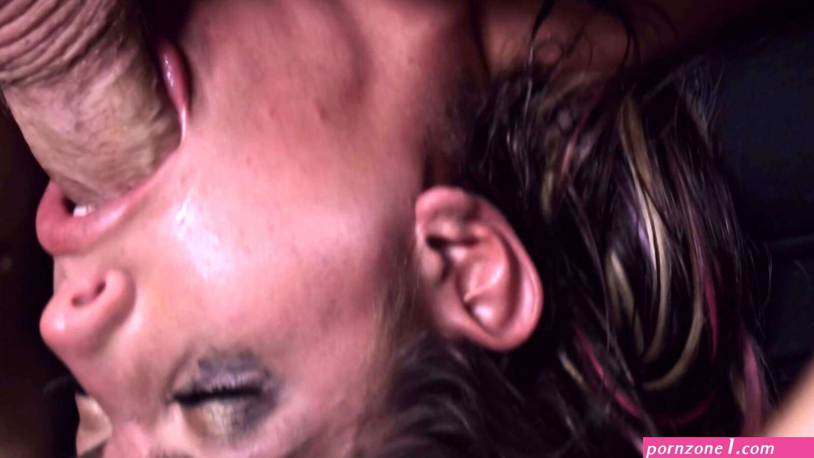 Blowjob brutal (photos)