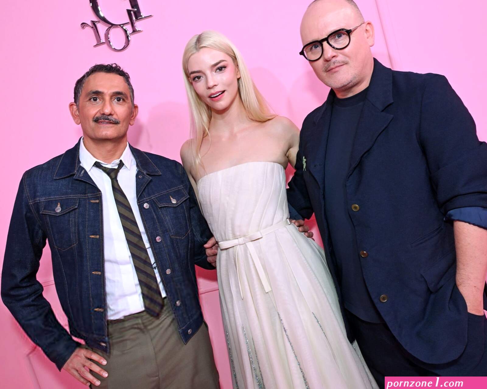 Instagram – ANYA TAYLOR