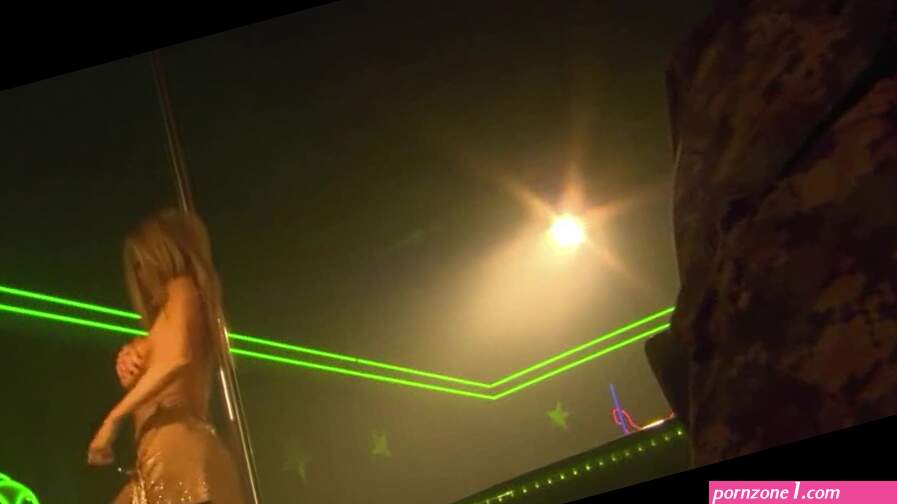 Hollywood actress strip naked video