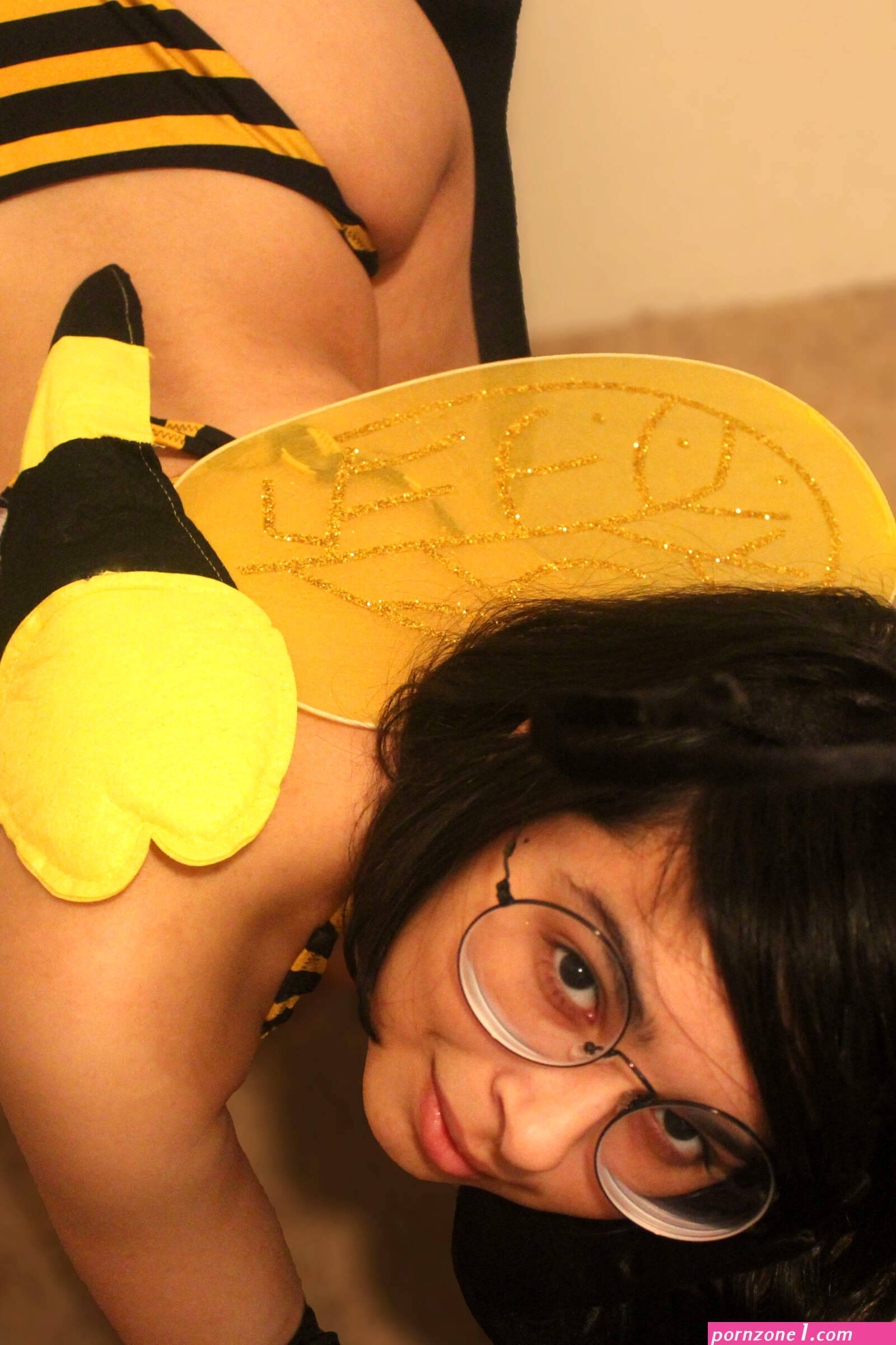 Porno bee (photos)
