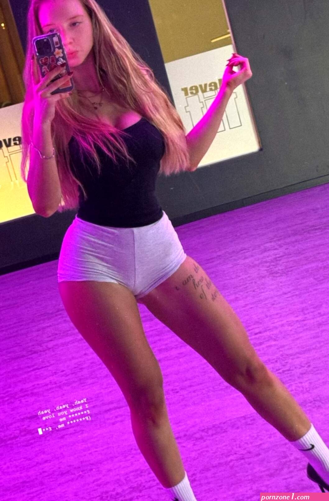 Instagram – Katha aomodels