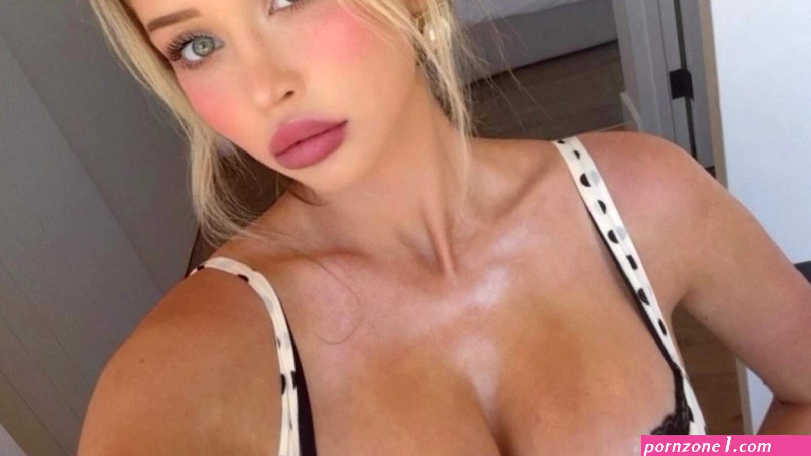 OnlyFans – Mikayla Demaiter